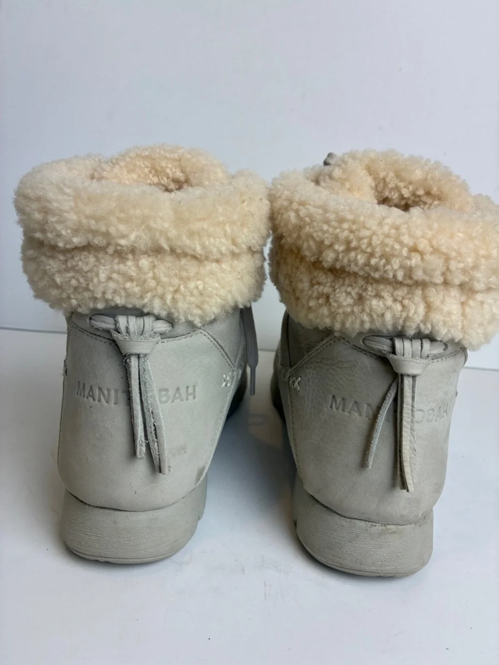 Manitobah Pacific Hiker Boots 9 Waterproof Grey Pumice  Suede + Shearling Winter